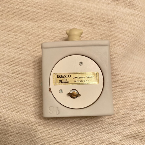 Precious Moments retired! Lord, Keep My Life in Tune, plays Amazing Grace 1984 - Picture 10 of 12